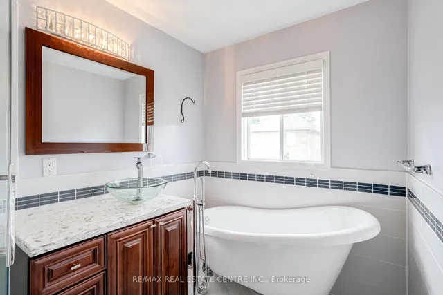 Additional image 25 of 18 Richwood Cres