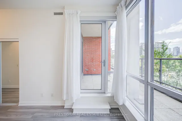 Additional image 28 of 170 Sumach St Unit 418