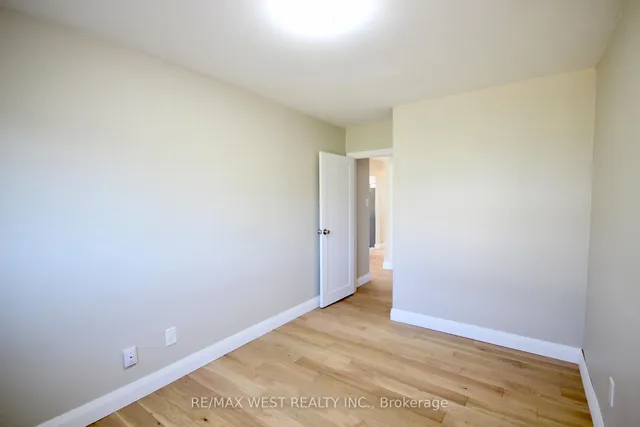 Additional image 16 of 7139 Darcel Ave