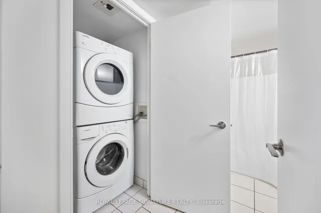 Additional image 20 of 181 Village Green Sq Unit 921