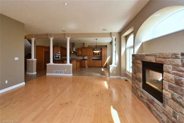 Additional image 22 of 43 Lowinger Ave