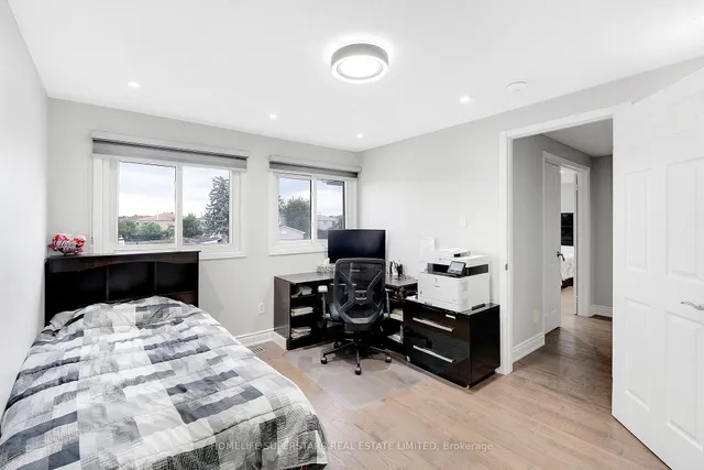 Additional image 23 of 26 Songsparrow Dr