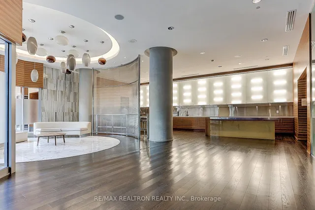 Additional image 23 of 135 Village Green Sq Unit 3220