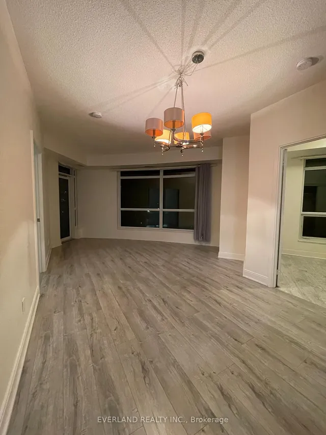 Additional image 3 of 125 Village Green Sq Unit 610