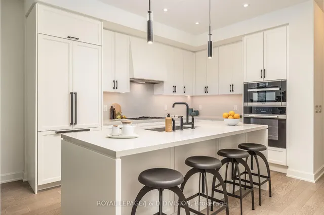 Additional image 11 of 1 Strathgowan Ave Unit TH4