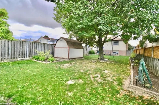 Additional image 33 of 40 Lyton Cres