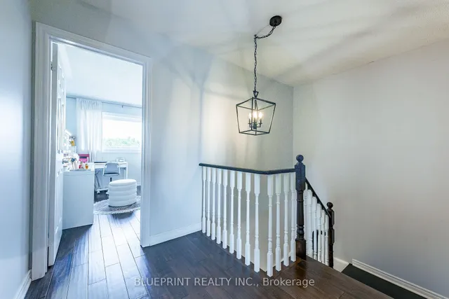 Additional image 31 of 812 Knotty Pine Grve