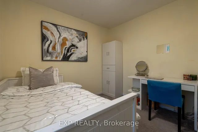 Additional image 22 of 37 Farthingale Cres