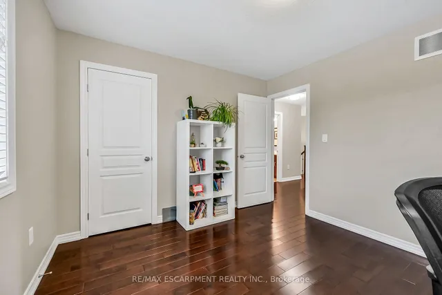 Additional image 29 of 70 Escarpment Dr