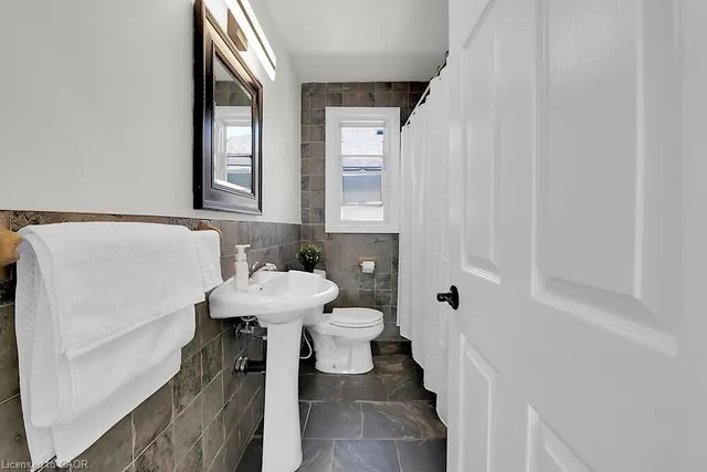 Additional image 20 of 515 Upper James St