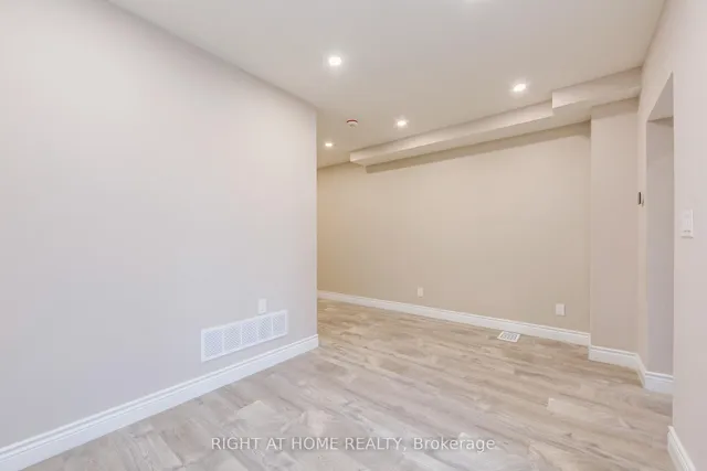 Additional image 27 of 701 Dupont St