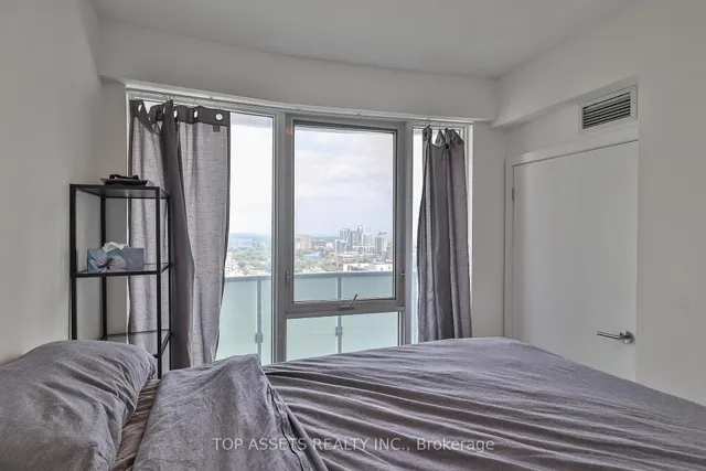 Additional image 16 of 403 Church St Unit 2709