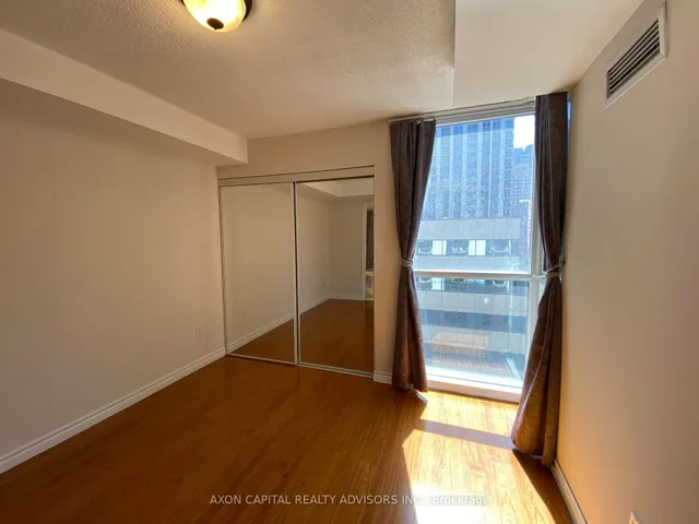 Additional image 19 of 801 Bay St Unit 902