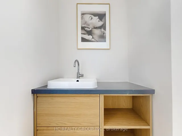 Additional image 37 of 124 Lawrence Ave