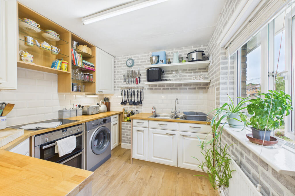 Additional image 3 of Cowper Road, Markyate, AL3