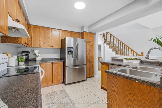 Additional image 11 of 130 Robert St Unit 32