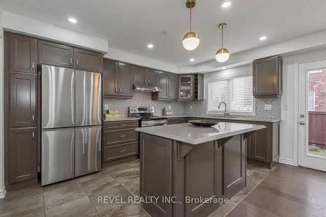 Additional image 10 of 9 Lothbury Dr