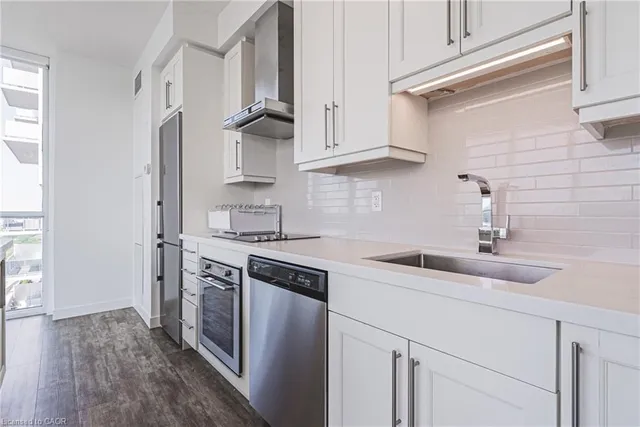 Additional image 9 of 2081 Fairview St Unit 2001