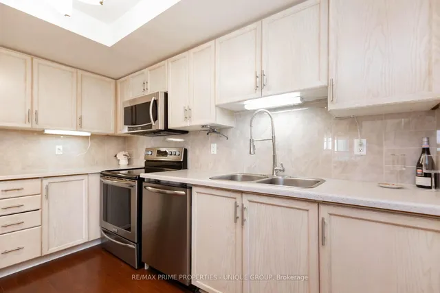 Additional image 15 of 18 Concorde Pl Unit 726