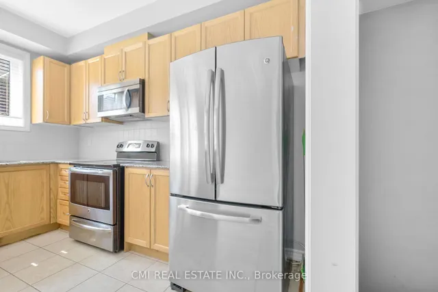 Additional image 19 of 21 Kayak Hts