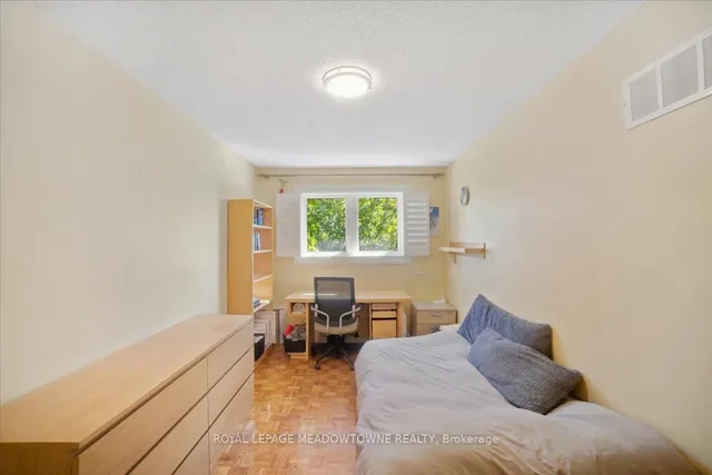 Additional image 25 of 836 Greycedar Cres