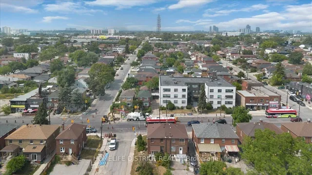 Additional image 43 of 2055 Eglinton Ave