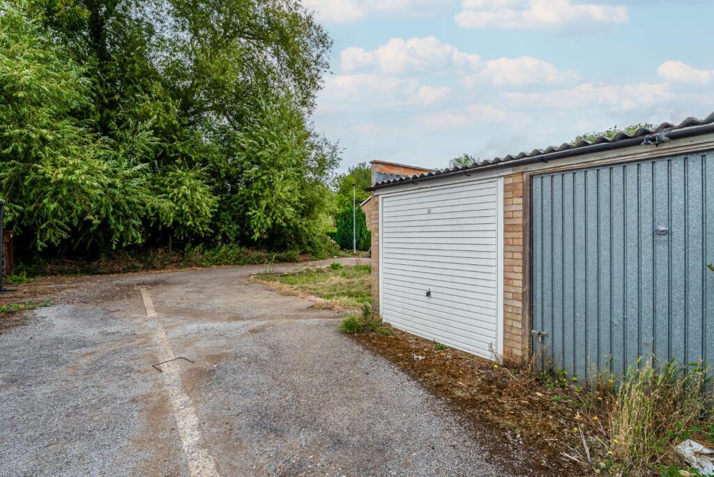 Additional image 15 of Sycamore Drive, Park Street, St. Albans, Hertfordshire, AL2