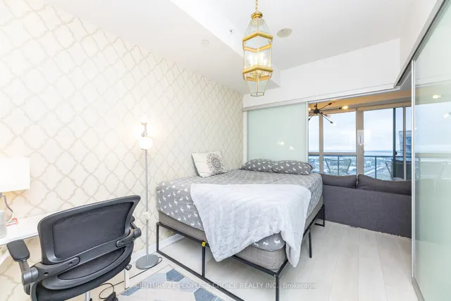 Additional image 28 of 51 East Liberty St Unit 2215