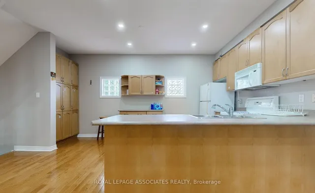 Additional image 13 of 100 Beddoe Dr Unit 25