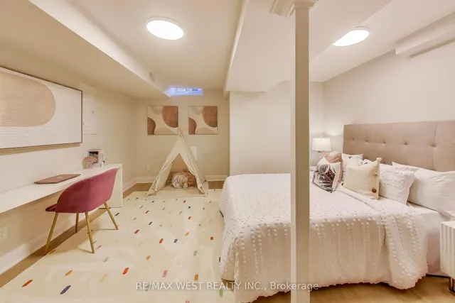 Additional image 34 of 21 Rolyat St