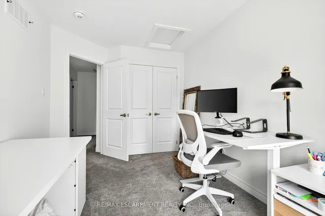 Additional image 32 of 27 Dryden Lane