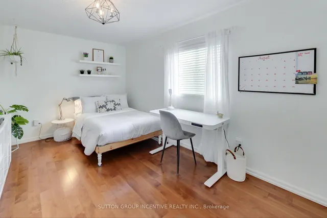 Additional image 36 of 11 Safari Crt