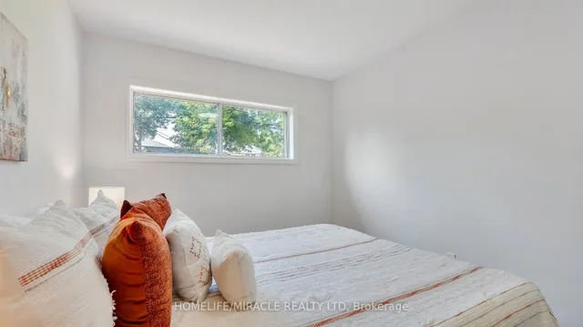 Additional image 23 of 8 Hollyhedge Dr