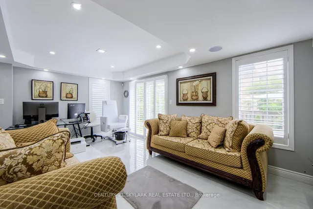 Additional image 18 of 21 Decker Hollow Circ