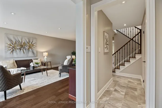 Additional image 9 of 8 Buttercup Crt