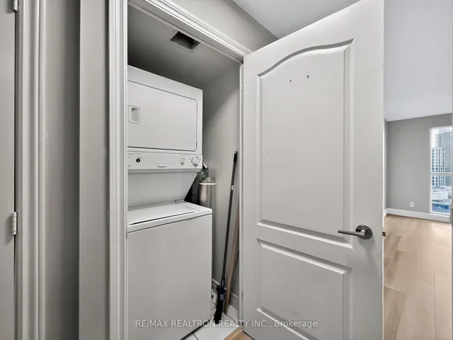 Additional image 10 of 70 Town Centre Crt Unit 1608