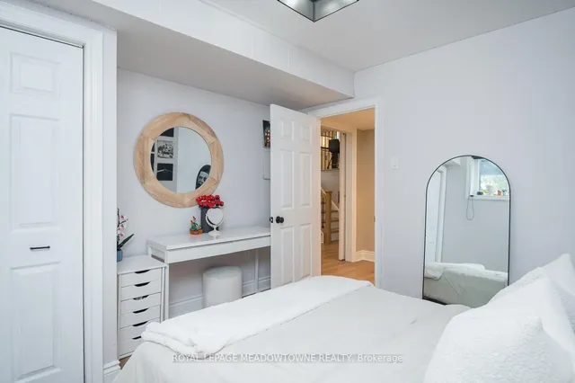 Additional image 31 of 613 Foster Crt