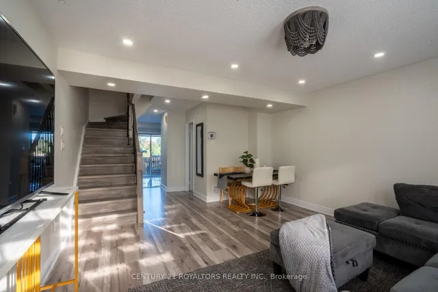 Additional image 6 of 28 Spadina Rd