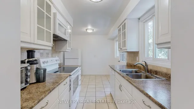 Additional image 20 of 7227 Joliette Cres