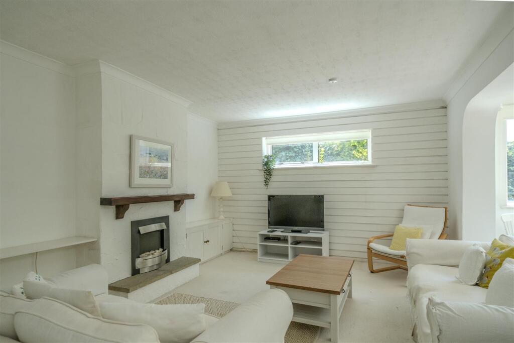 Additional image 4 of Ruscombe Drive, Park Street, St. Albans