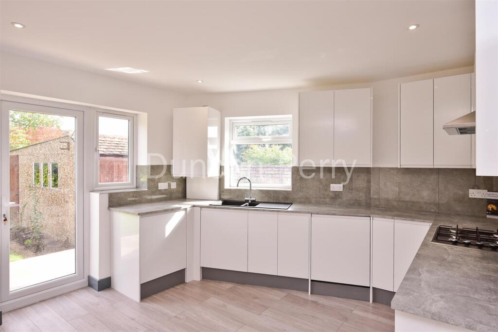 Additional image 15 of Oaklands Avenue, Brookmans Park