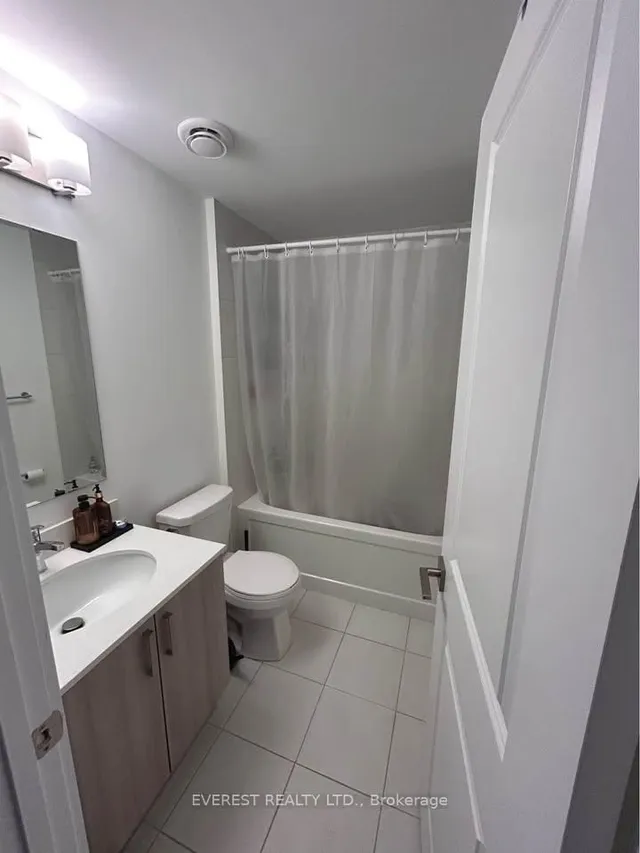 Additional image 8 of 4045 Hickory Dr Unit 13