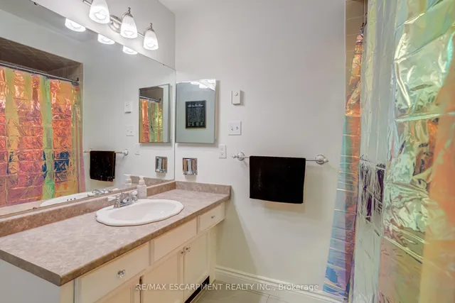 Additional image 30 of 1560 Kerns Rd Unit 5