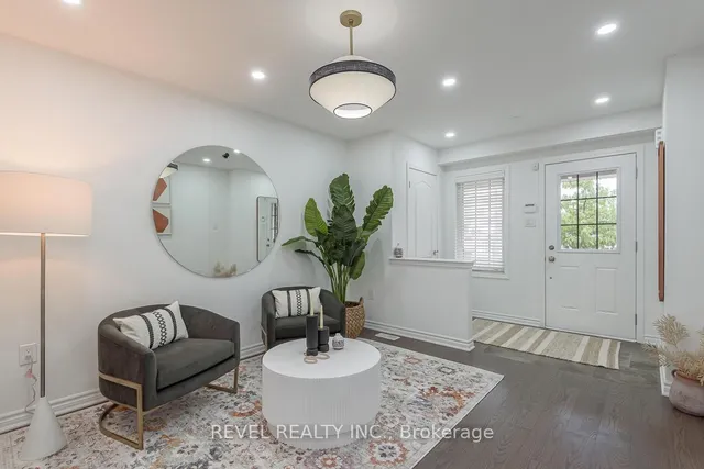 Additional image 3 of 9 Lothbury Dr