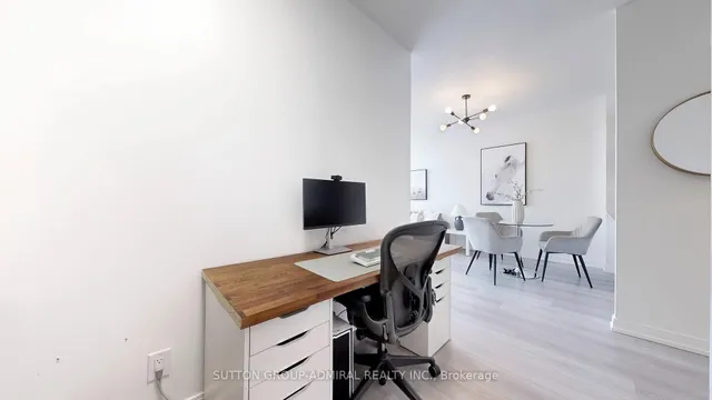 Additional image 14 of 181 Village Green Sq Unit PH15