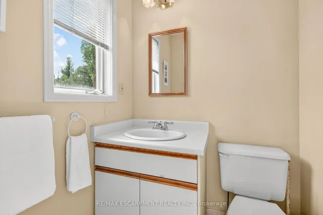 Additional image 32 of 22 Weneil Dr