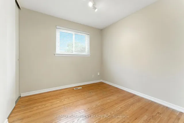 Additional image 18 of 51 Pleasant Ave