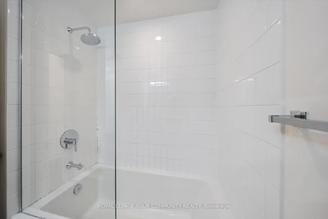 Additional image 18 of 210 Simcoe St Unit 1902