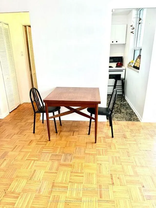 Additional image 11 of 30 Gloucester St Unit 1607