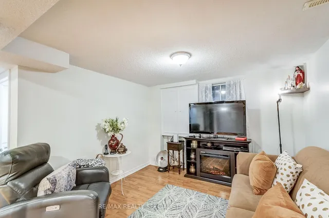 Additional image 30 of 4448 Weymouth Commons Cres